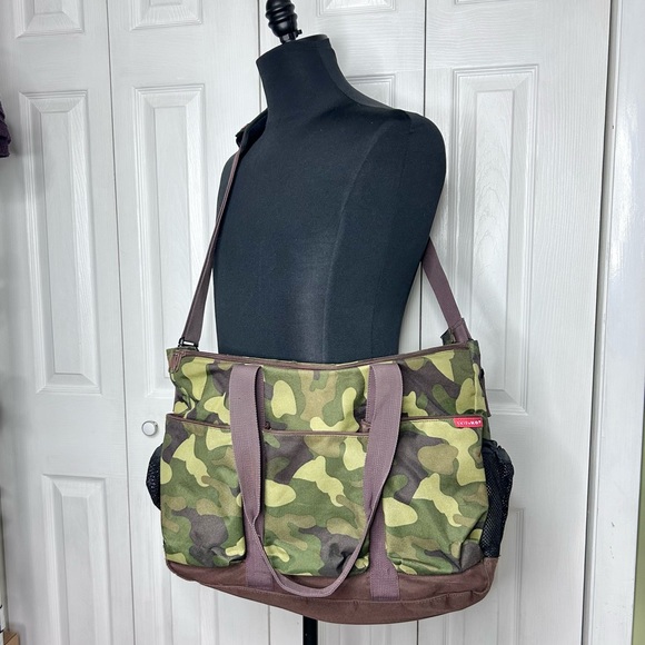 Skip Hop Handbags - Extra Large Skip Hop Duo Double Deluxe Edition Green Camo Diaper bag